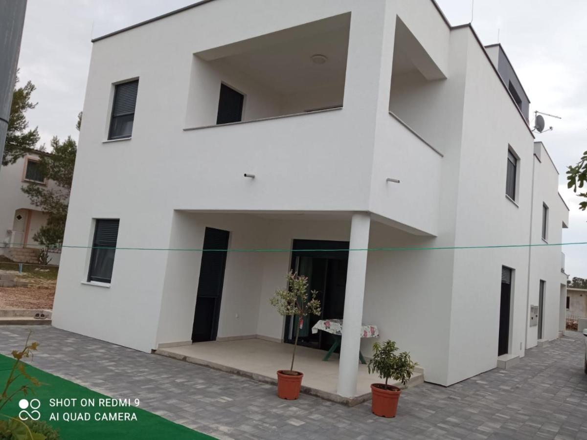 Apartman Franc S Vir Ngoại thất bức ảnh