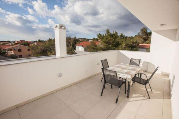 Apartman Franc S Vir Ngoại thất bức ảnh
