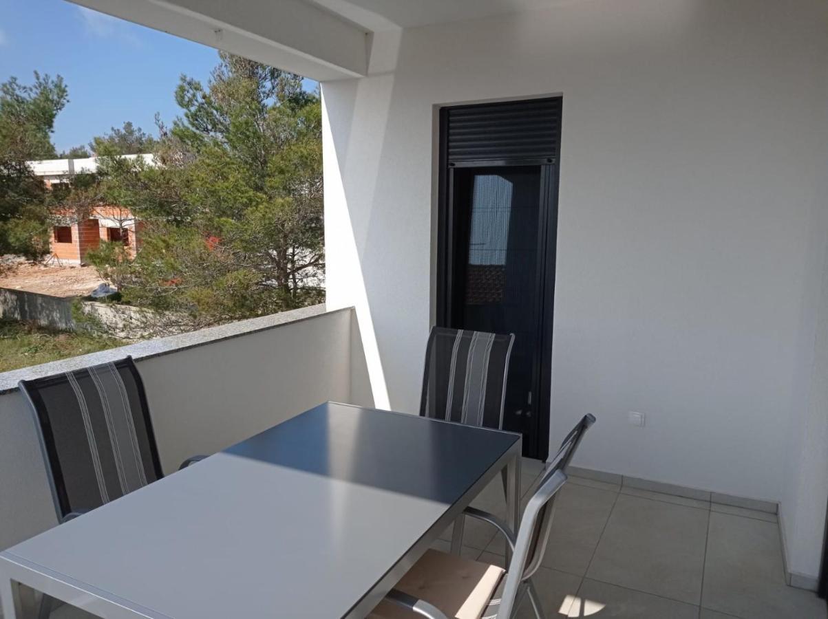 Apartman Franc S Vir Ngoại thất bức ảnh